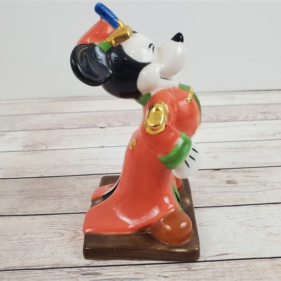 Disney Mickey Mouse Salt and Pepper Shakers - Picture 6 of 15